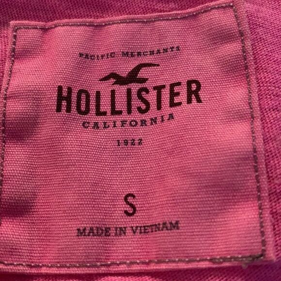 HOLLISTER vivid pink crop top with long sleeves and a scoop back neck - Picture 4 of 7